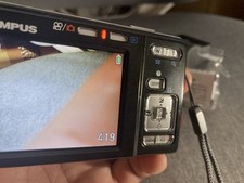 Olympus FE-20 Black Digital Camera Very Good Cond-Work- 2 Batteries  Charger