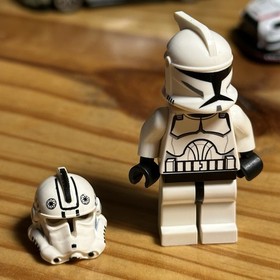 LEGO Star Wars Clone Wars Phase 1 Clone  Trooper SW0201 w/ Pilot Trooper Helmet