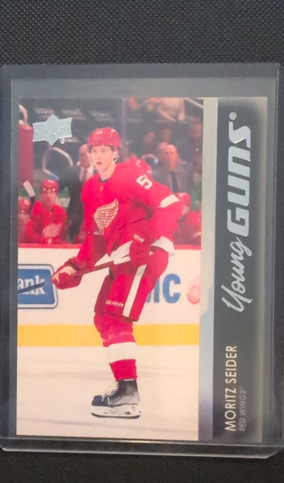 2021-22 Upper Deck Series 2 - Young Guns Moritz Seider #469 (RC)