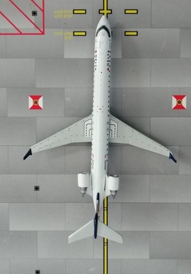 Delta Connection Bombardier CRJ-900 N800SK 1/400 by Gemini Jets