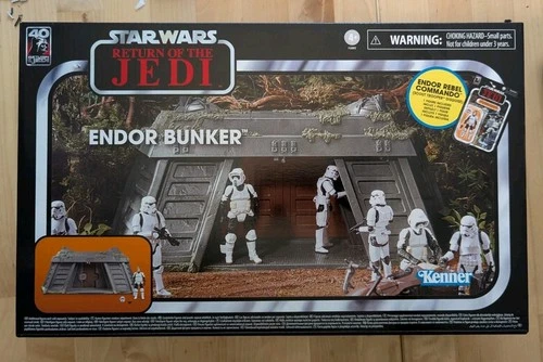 Star Wars Vintage Collection Endor Bunker Playset w/ 3.75" Endor Rebel Figure