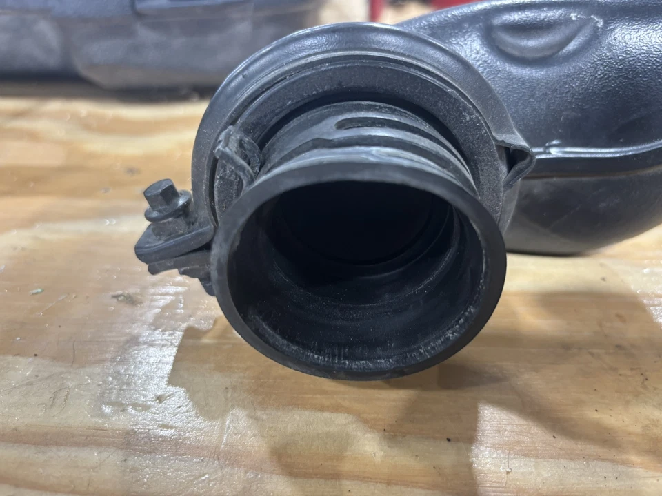 Deutz TCD 3.6L4 Turbo Inlet Pipe P/N 04127348 - Image 3 of 4