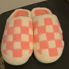 Moon Cake Slip-On Pink White Check Faux Fur Women's Slippers Size 7/8