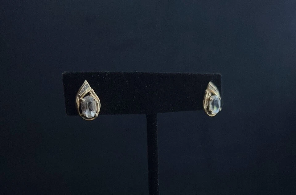 Modern White Topaz & Diamond Pear Shaped 14K Yellow Gold Stud Earrings - Image 3 of 4