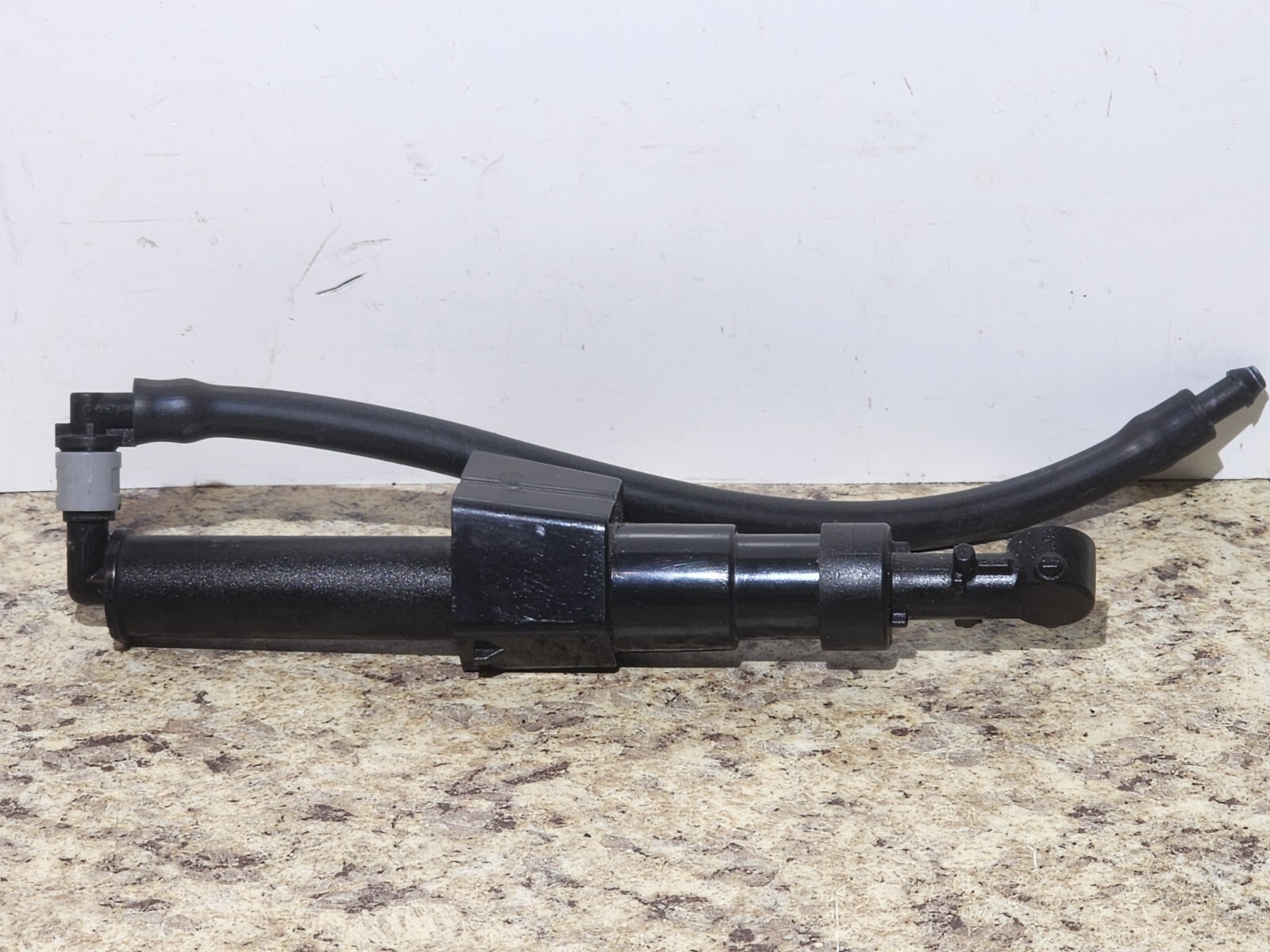2012 2013 2014 2015 2016 2017 BENTLEY GT NOZZLE HEADLIGHT WASHER LEFT 3W0955979D