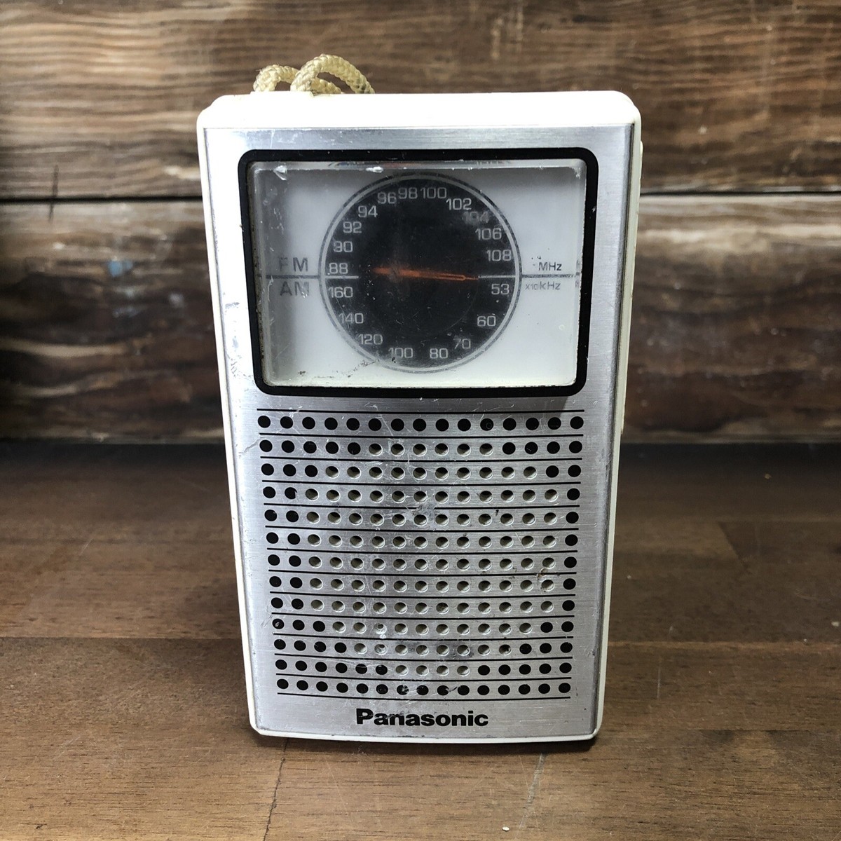 NATIONAL PANASONIC RF-505 AM/FM PORTABLE TRANSISTOR RADIO