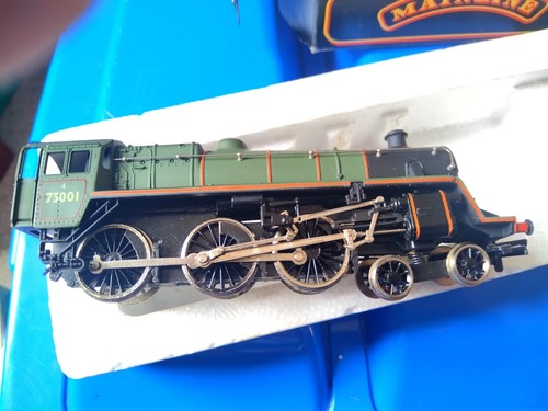 Mainline Ref. 37-053 "British Railways" #75001 4-6-0 Standard Class 4. Green. - Picture 3 of 9