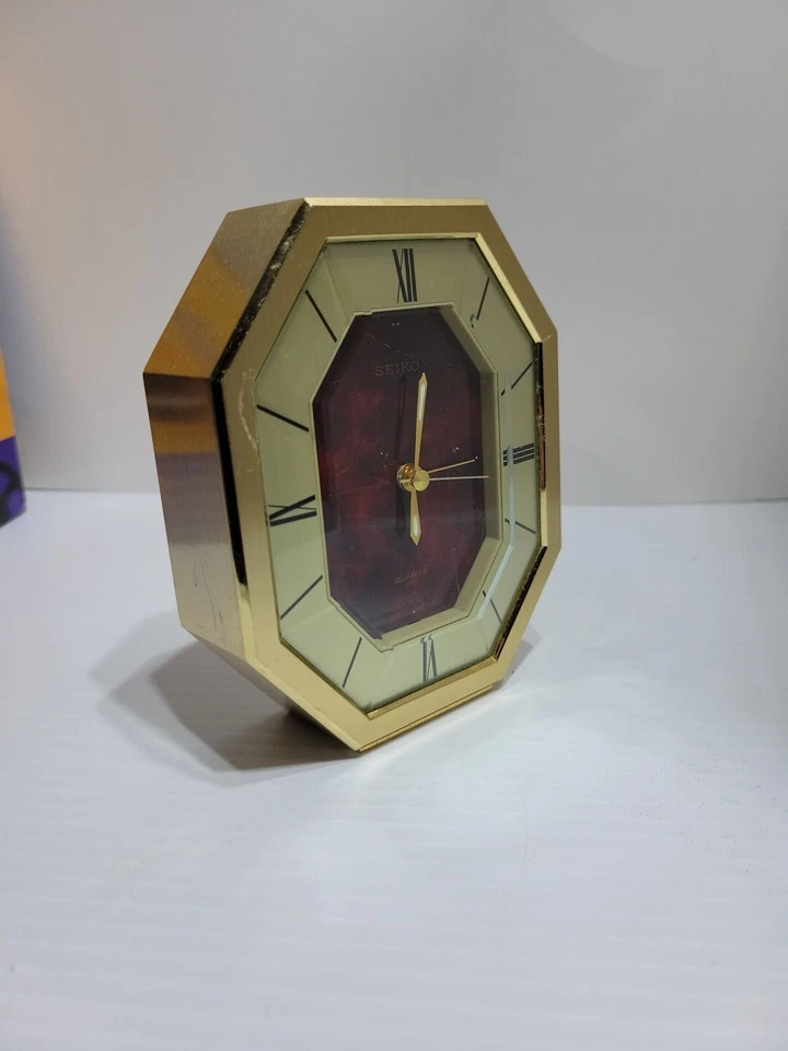 Seiko Quartz desk or table Alarm Clock, dark red face, hexagonal dial, QEJ196R - Image 2 of 4