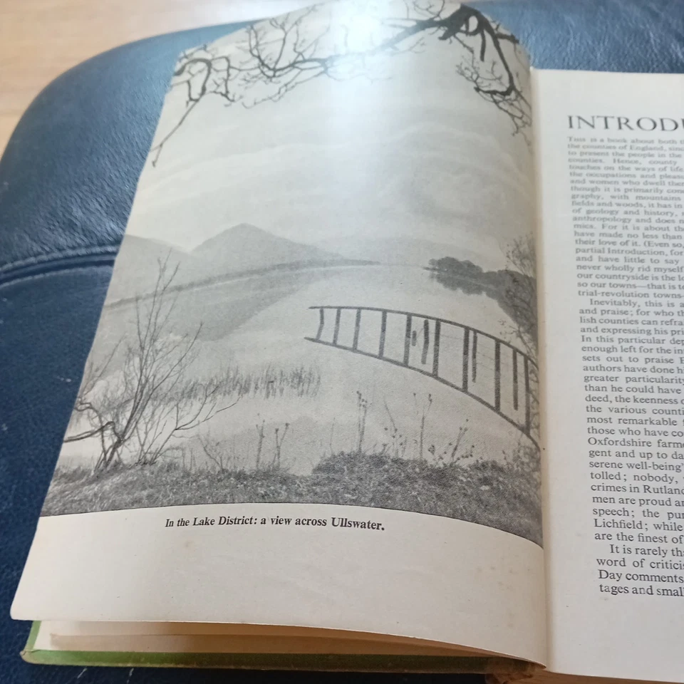 The English Counties Book 1948 Edited C E M Joad 1st edi. illustrated Book 101. - Image 3 of 4