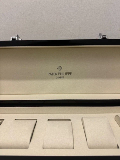 Patek Phillipe Wooden watch box for 5 watches with comb. lock- Amazing Dealz!! - Image 3 of 4