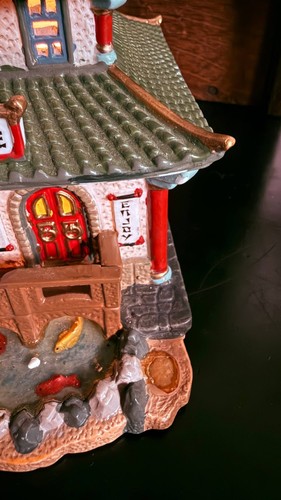 Casa de té Lemax Pagoda 2005 exclusiva de Lenox iluminada pueblo asiático funciona - Imagen 6 de 14