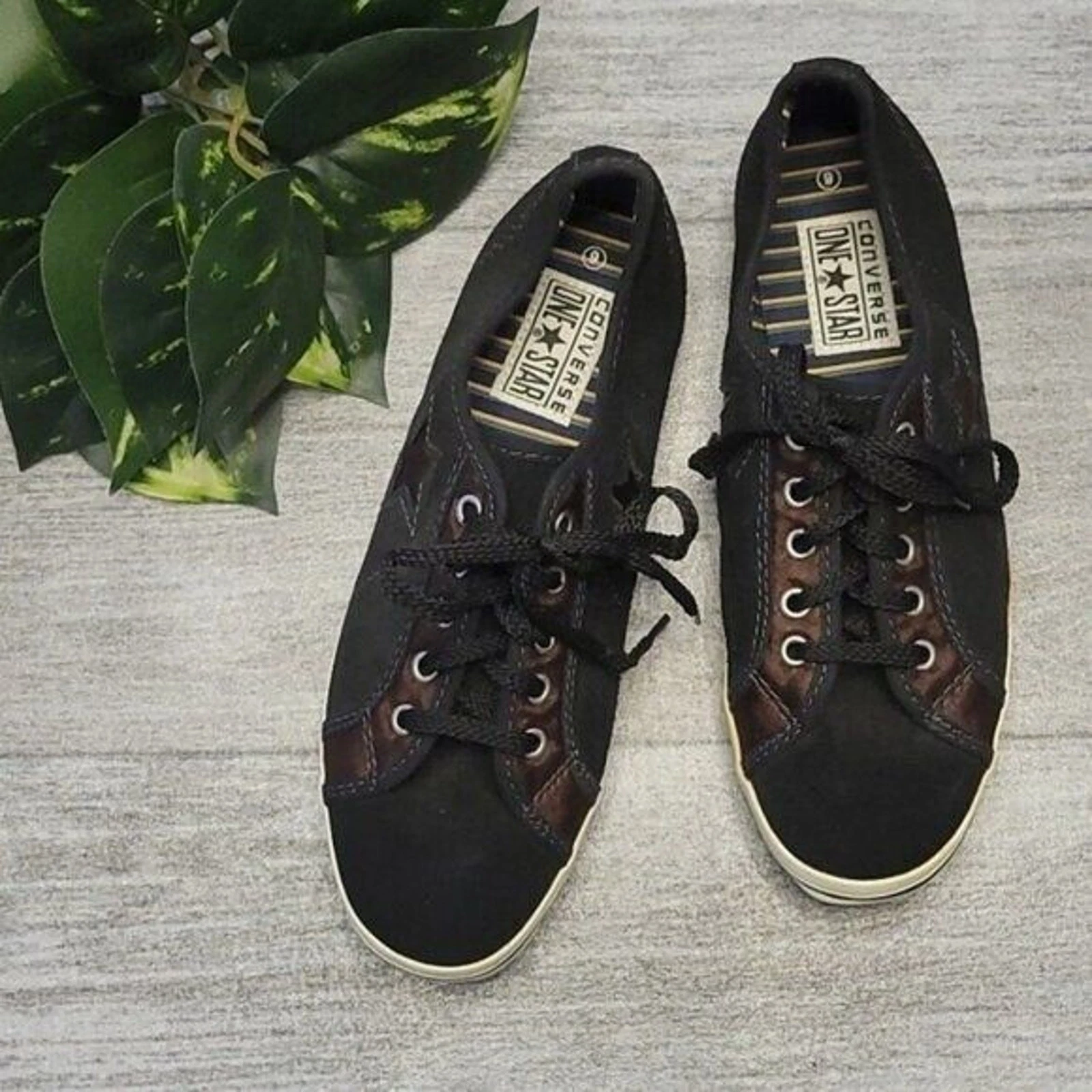 Sneakers basse Converse One Star nere e marroni scamosciate stringate donna 6