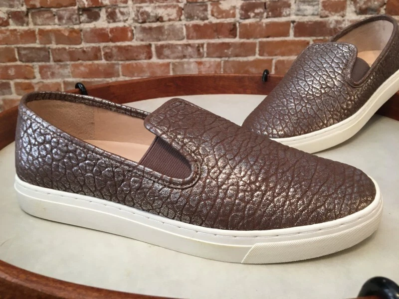 Vince camuto becker slip on deals sneakers