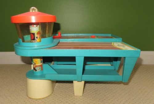 1972 Vintage Fisher Price Little People Play Family Airport #996 COMPLETE - Picture 8 of 24