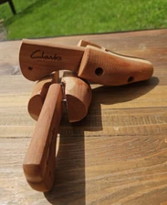 Clark’s England Women’s Size Medium Shoe/Toe Tree Stretcher Keeper Cedar Wood