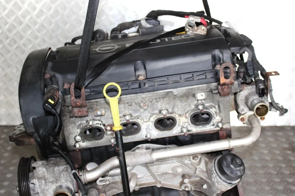 Motor ENGINE 1,6L Benzin 85KW 116PS Z16XER Opel ASTRA H ZAFIRA B 149TKM - Bild 2 von 4