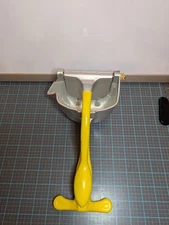 Heavy Duty Metal Manual Juicer Fruit Juice Squeezer for Pressing Lemons Oranges 