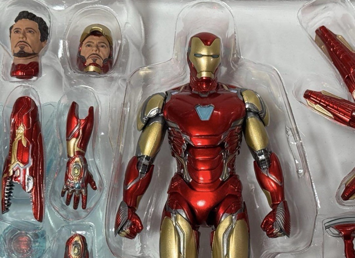 Medicom Toy MAFEX No.140 Iron Man Mark 85 Action Figure Avengers