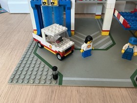 LEGO Town 6394 Parking Garage Gas Station Metro Park & Service Tower