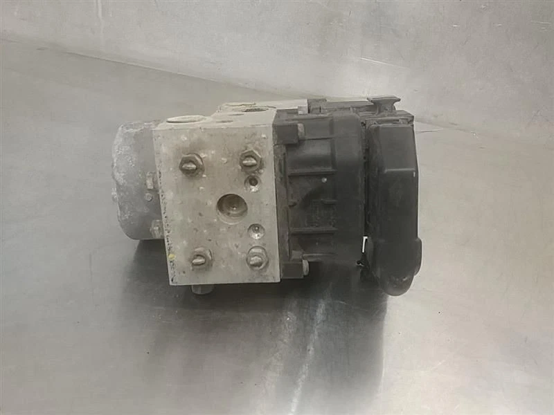 Conjunto de bomba de freno antibloqueo módulo ABS Toyota Camry 1997-1998 OEM Foto 3 de 4