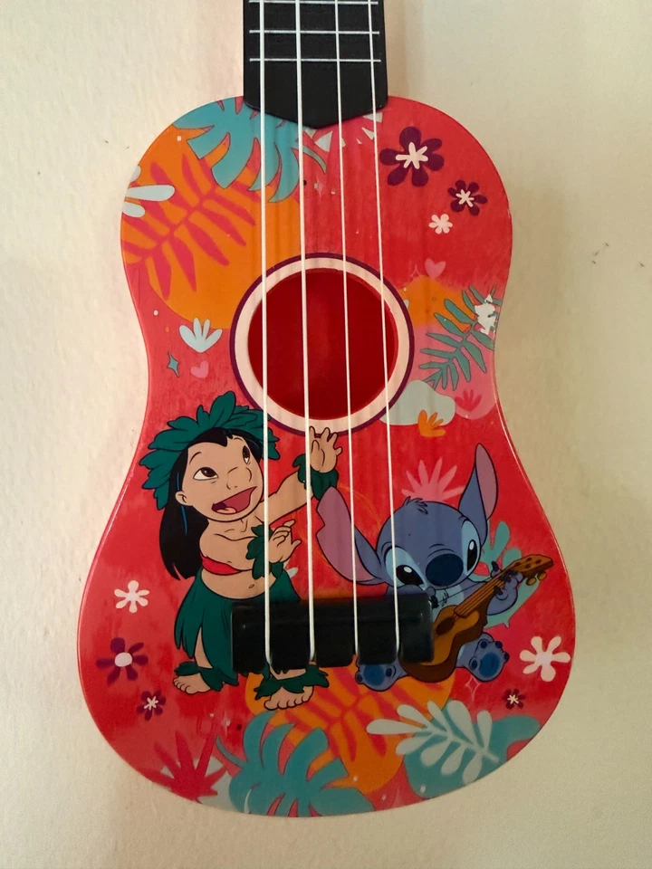 Ukelele Disney Lilo & Stitch Primer Acto Instrumentos Musicales Sintonizables Foto 2 de 4