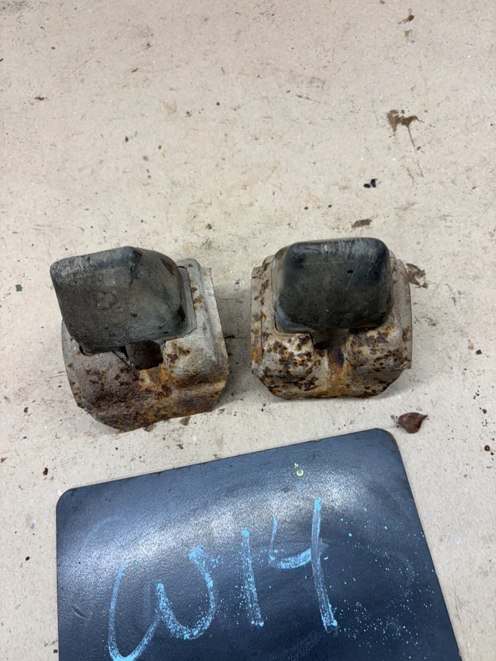 Oldsmobile Chevrolet Buick 1949 1950 1951 par de topes de parachoques de eje OEM Foto 2 de 4