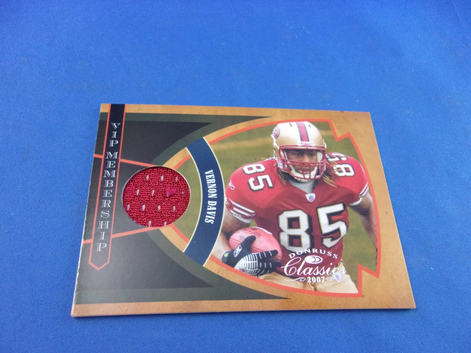 Vernon Davis trading card