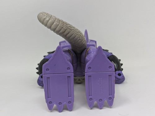 Vintage 1988 Hasbro Tranformers G1 Pretenders Iguanus with belt - Picture 6 of 10