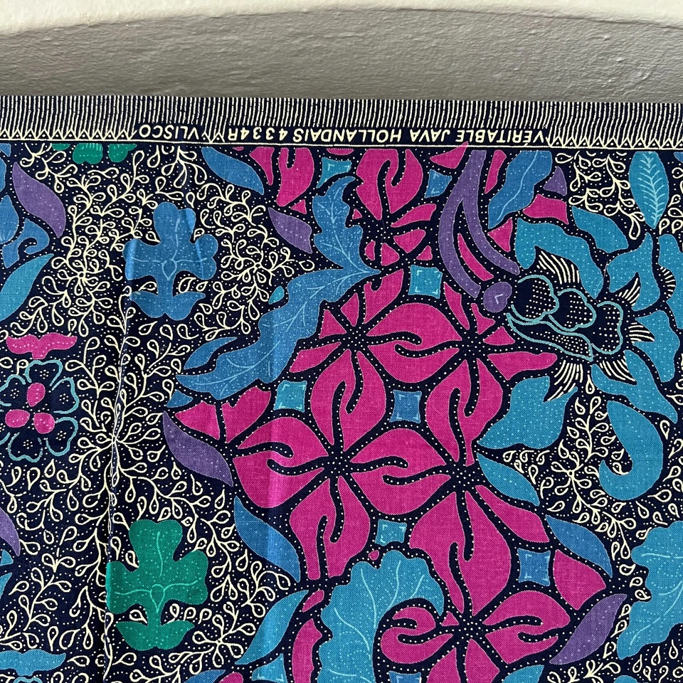 Vintage Vlisco Dutch Veritable Hollandais African Wax Cotton Fabric Signed Batik - Image 2 of 4
