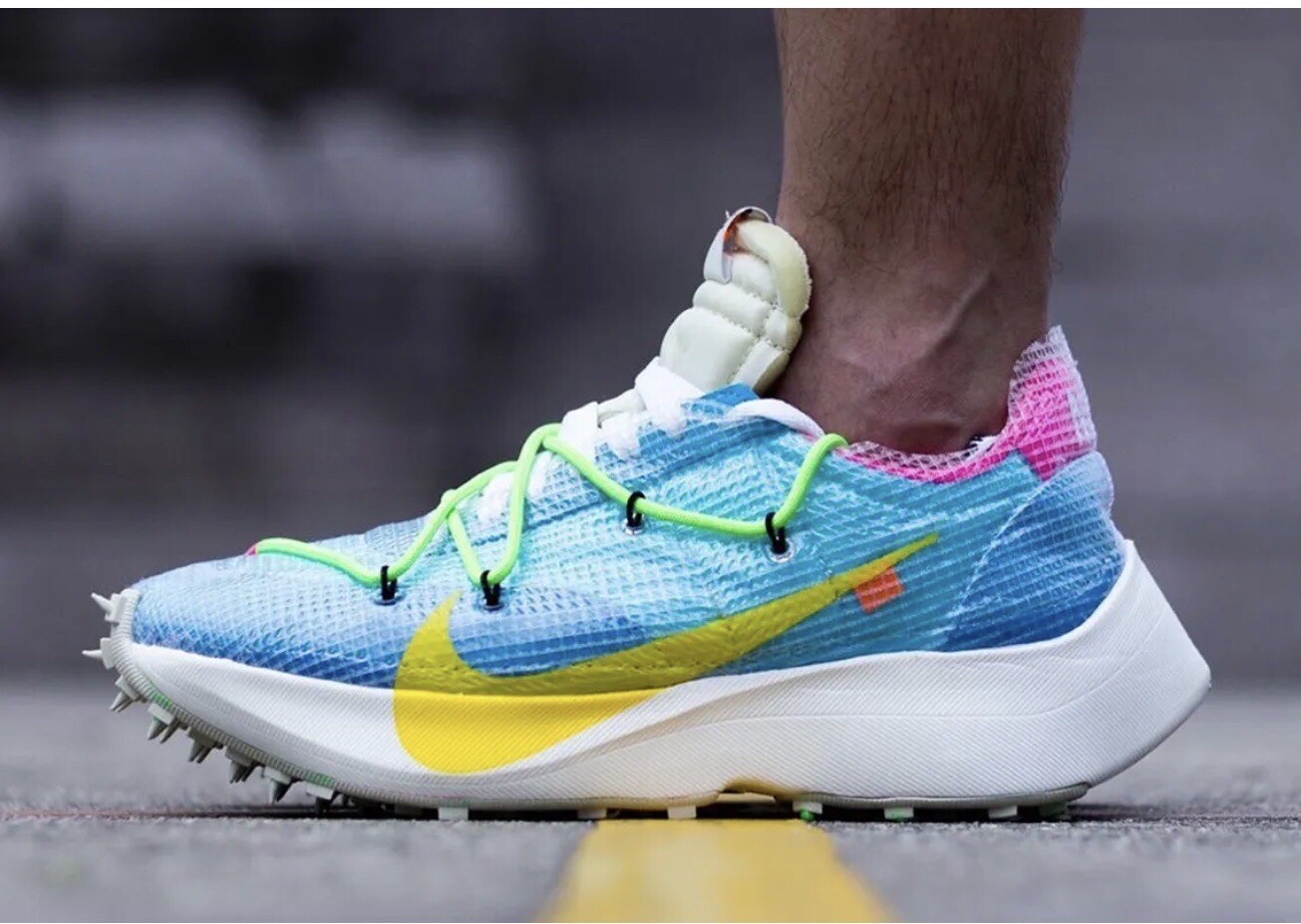 OFF WHITE X NIKE NIKE ZOOM off white X VAPOUR Street scarpe da ginnastica donna. Regno Unito 6. Nuovo con etichette. Prezzo consigliato £ 175