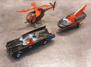 Corgi Toys 107 Batboat Avec Remorque Et Batman - 1ère édition - Occasion
