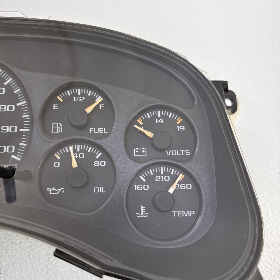 00-02 Chevy GMC Silverado Yukon Sierra Speedometer Instrument Cluster ...