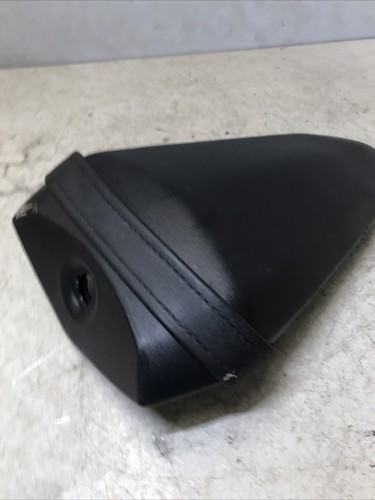 Yamaha YZF R7 660 2023 Rear Passenger Pillion Seat - Picture 2 of 10