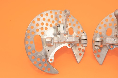 2005 03-06 YFS200 BLASTER OEM Front Steering Knuckle Set Wheel Hub Mount Guard - Picture 5 of 6