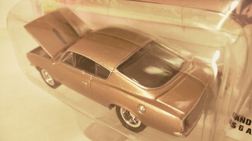 2003 Johnny Lightning "Muscle Cars USA"  1967 Plymouth Baracuda - Picture 4 of 7