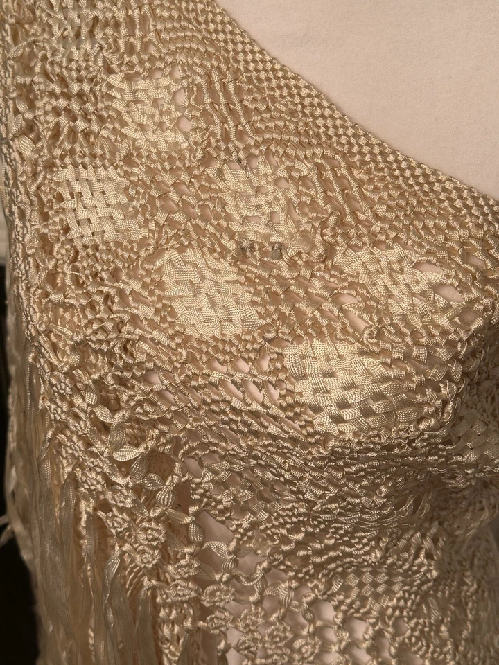 Women’s Shawl Mantón Vintage Crochet Silk Beige  - Image 4 of 4