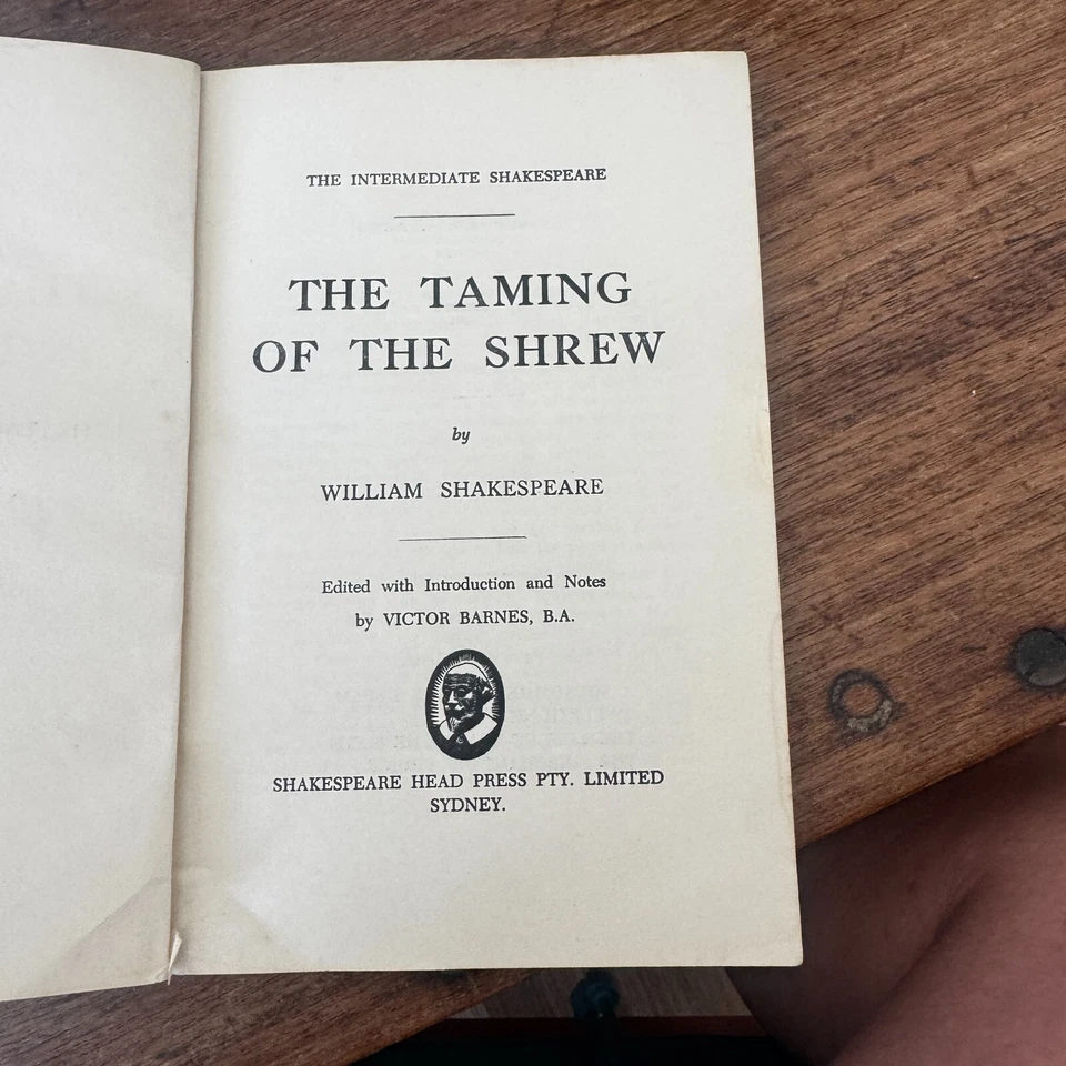 VINTAGE THE INTERMEDIATE SHAKESPEARE THE TAMING OF THE SHREW PAPERBACK  - 1961 - Image 3 of 4