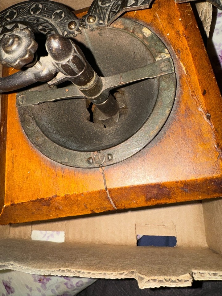 Vintage Imperial Mills Cast iron tabletop Coffee Grinder Hand crank