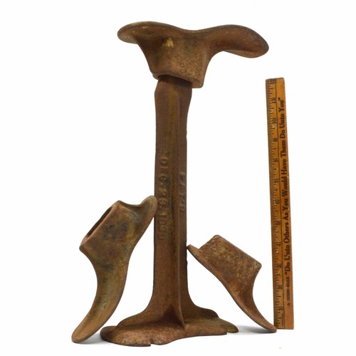 Antico SET INCUDINE CALZOLAIO IN GHISA supporto in rilievo + 3 SCARPE "PAT DEC 23 1890" - Foto 1 di 8