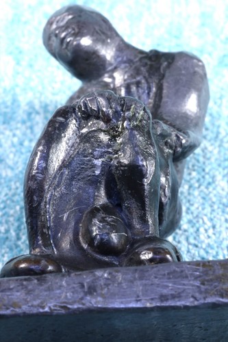 Escultura de plomo. Mujer sentada. Escuela Rodin. Lead sculpture. Seated woman. - Imagen 5 de 7