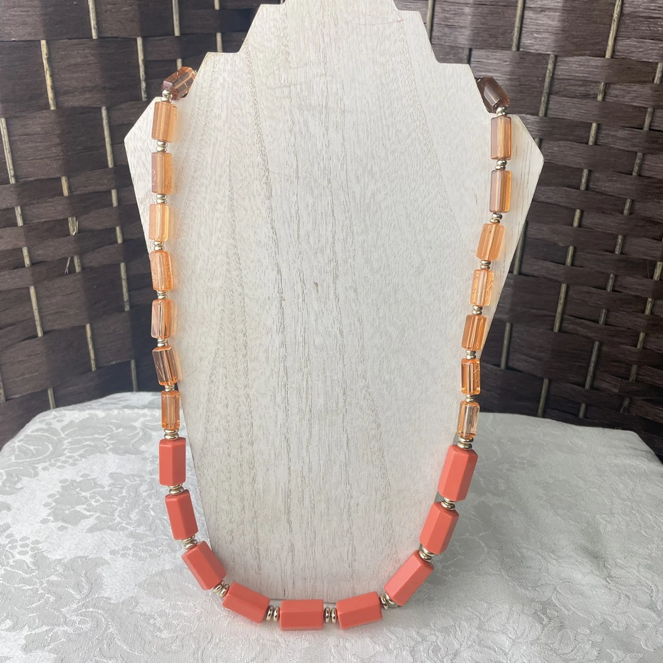 Coldwater Creek Coral Laranja Bronzeado Hexágono Barril Frisado Colar Declaração Longa - Imagem 3 de 4