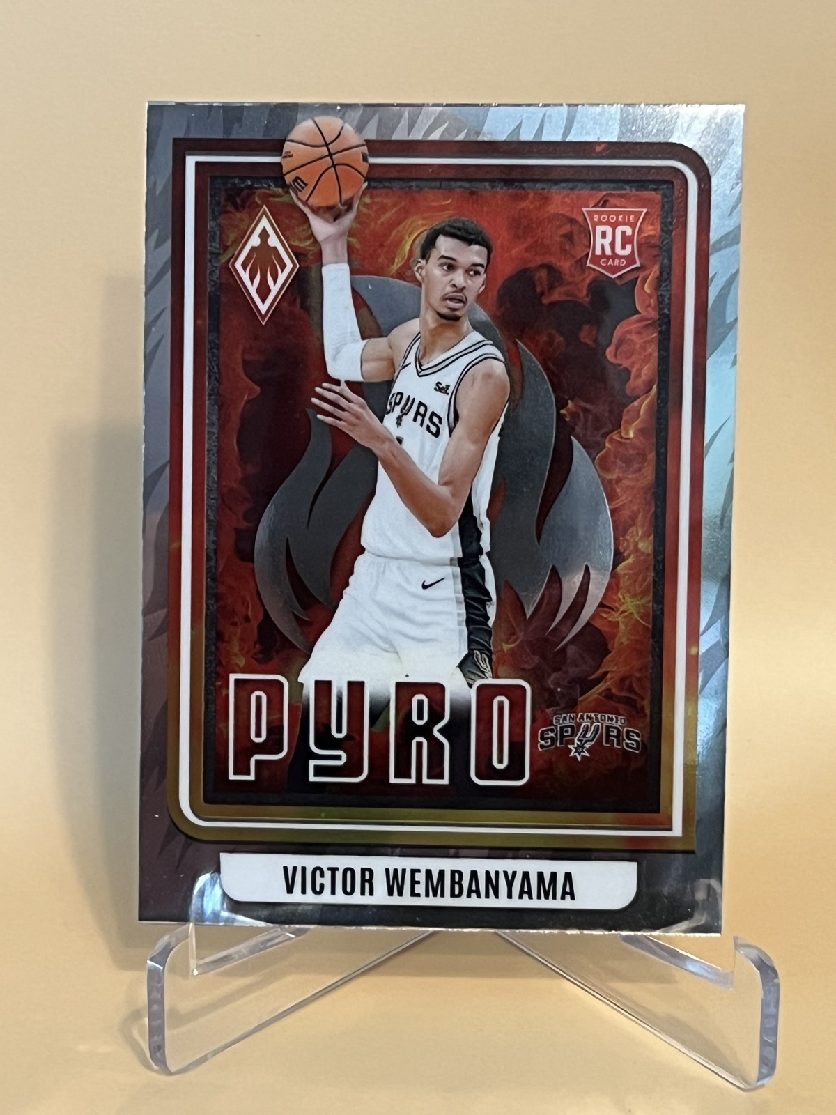 2023-24 Panini Phoenix - Pyro Victor Wembanyama #5 (RC)