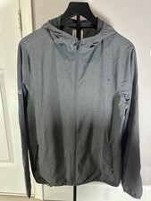Vuori Outdoor Trainer Shell Jacket Men  s M Medium Gray Stretch Athletic Hooded