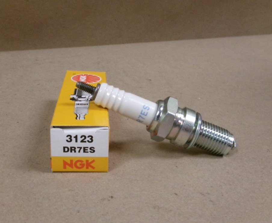 New NGK 3123 DR7ES Spark Plug