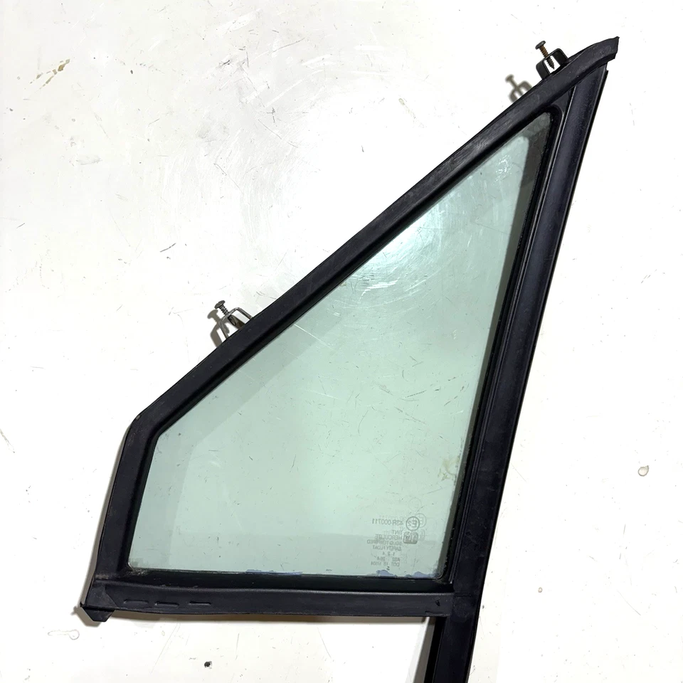 1995-2002 Jeep Cherokee quarter glass (RH passenger side) front quarter window - Image 2 of 4