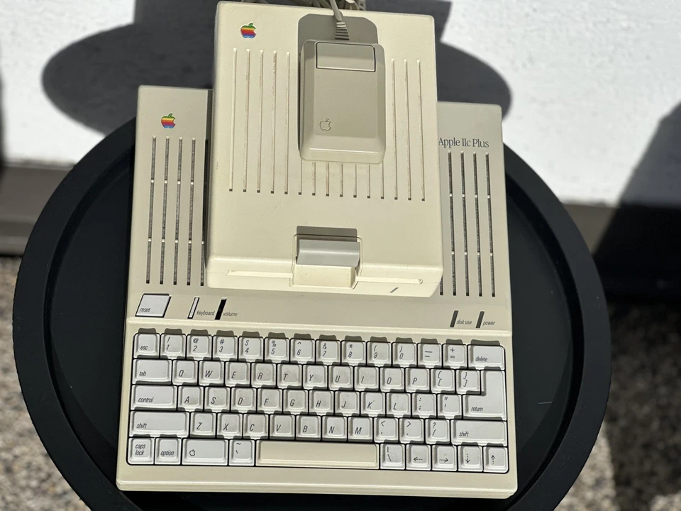 Apple IIc Plus Computer Macintosh (testet Working) - Bild 3 von 4