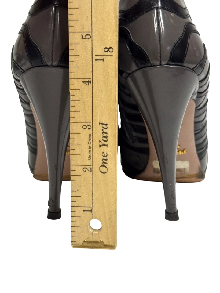 Botines Prada para mujer de cuero grises de tigre con cremallera EU 39 US 8,5 Foto 4 de 4