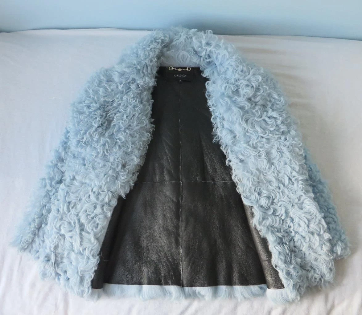 Giacca cappotto Gucci blu shearling pavone (prezzo consigliato £ 5.000)