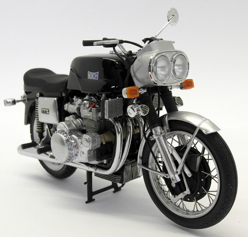Minichamps 1/12 Scale 122 011000 Munch Mummut 4 TTS 1966 Black - Picture 7 of 9