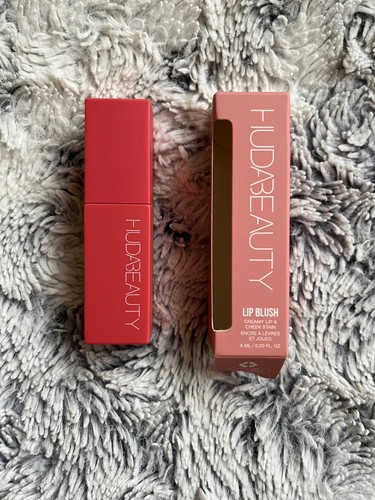 Huda Beauty Lip Blush Creamy Lip & Cheek Stain Shade Coral Kiss 6ml Neu mit Box